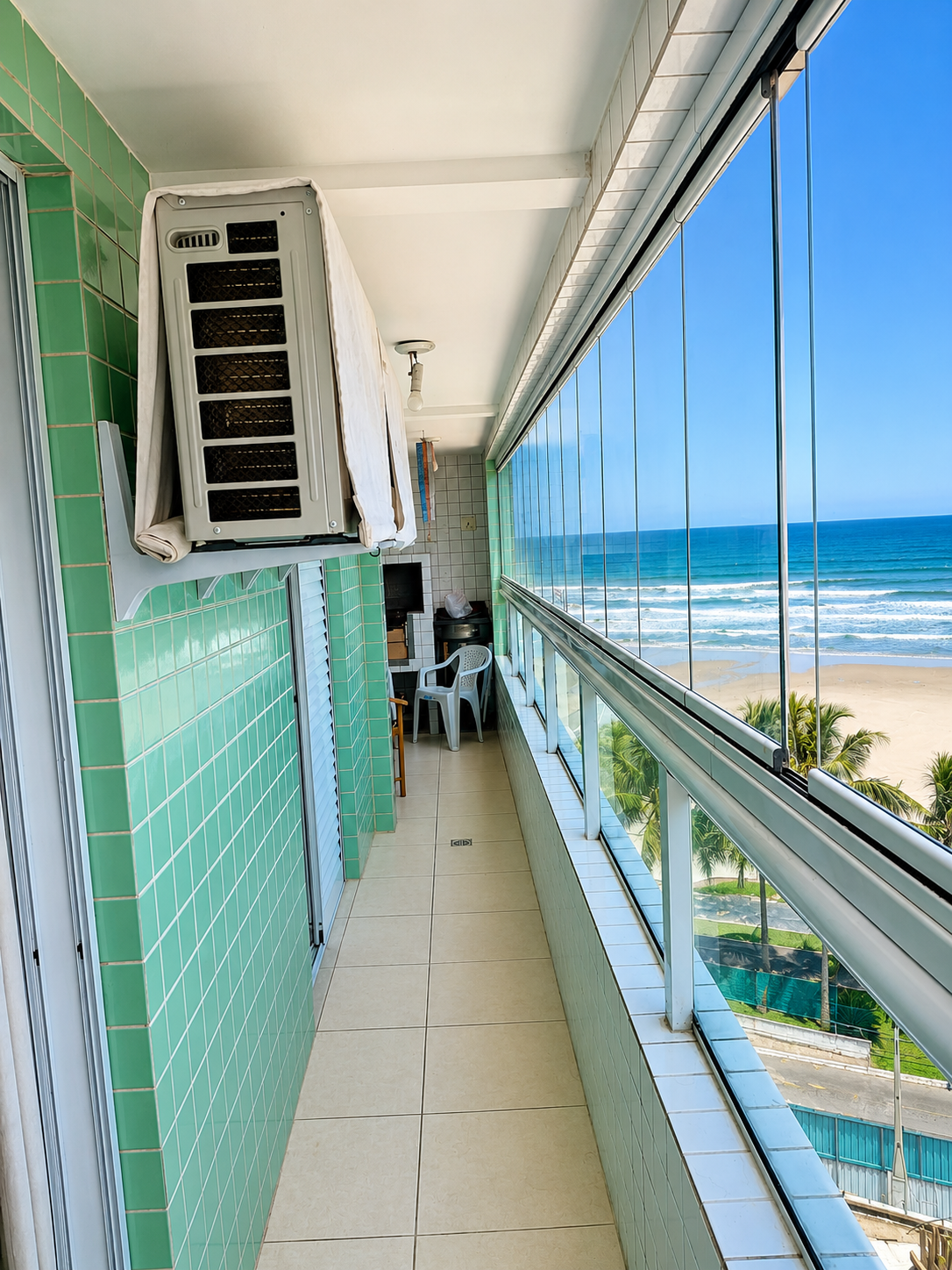 Apartamento com piscina e 2 dormitórios à venda em Praia Grande