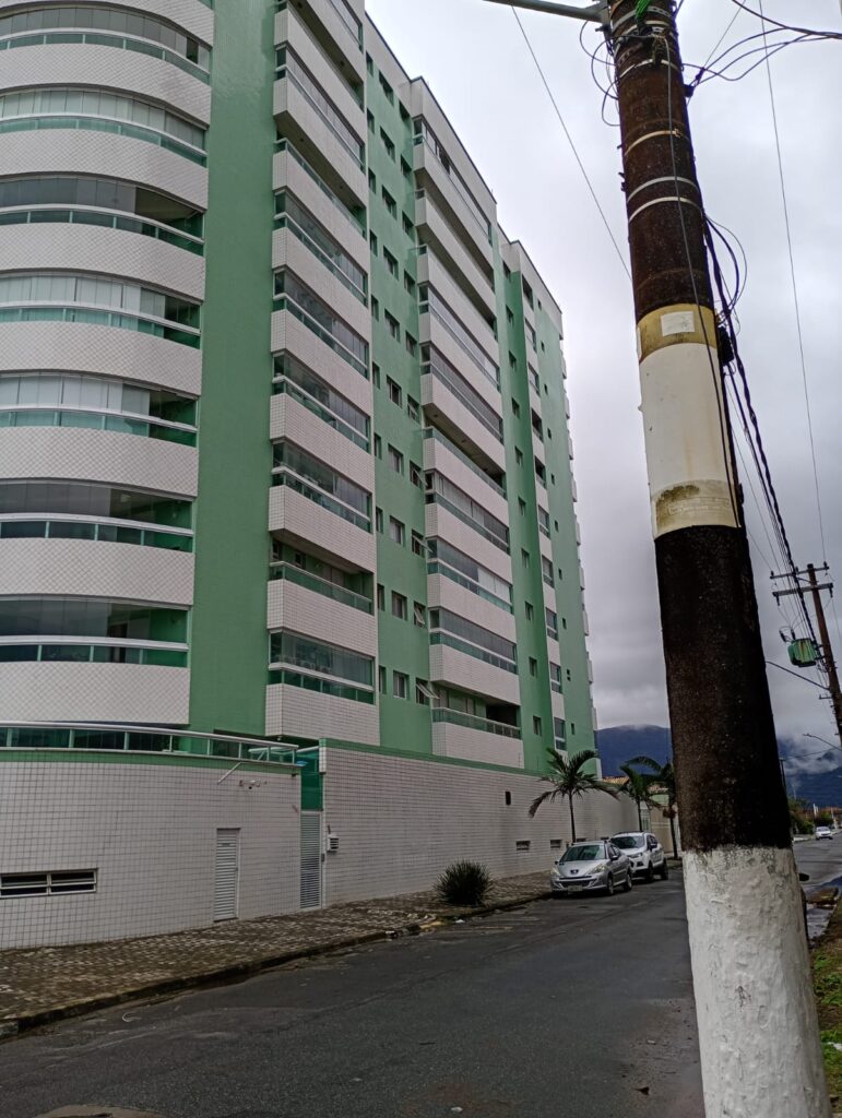 Apartamento com 2 dormitórios à Venda em Jardim Real — Praia Grande