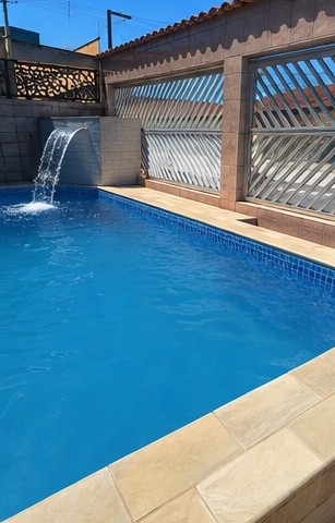 Casa com 2 Dormitórios para Temporada no Jardim Imperador - Praia Grande