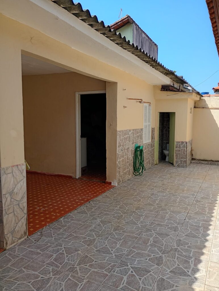 Casa Térrea com 2 dormitórios à Venda em Jardim Real — Praia Grande
